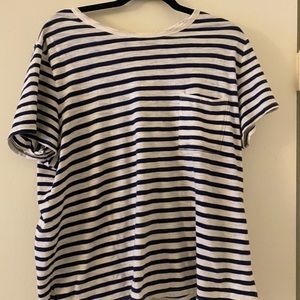 flowy old navy tshirt